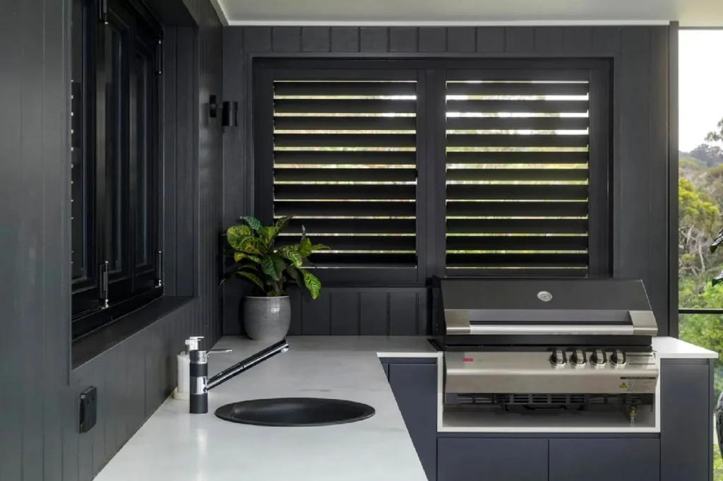 Outdoor kitchen